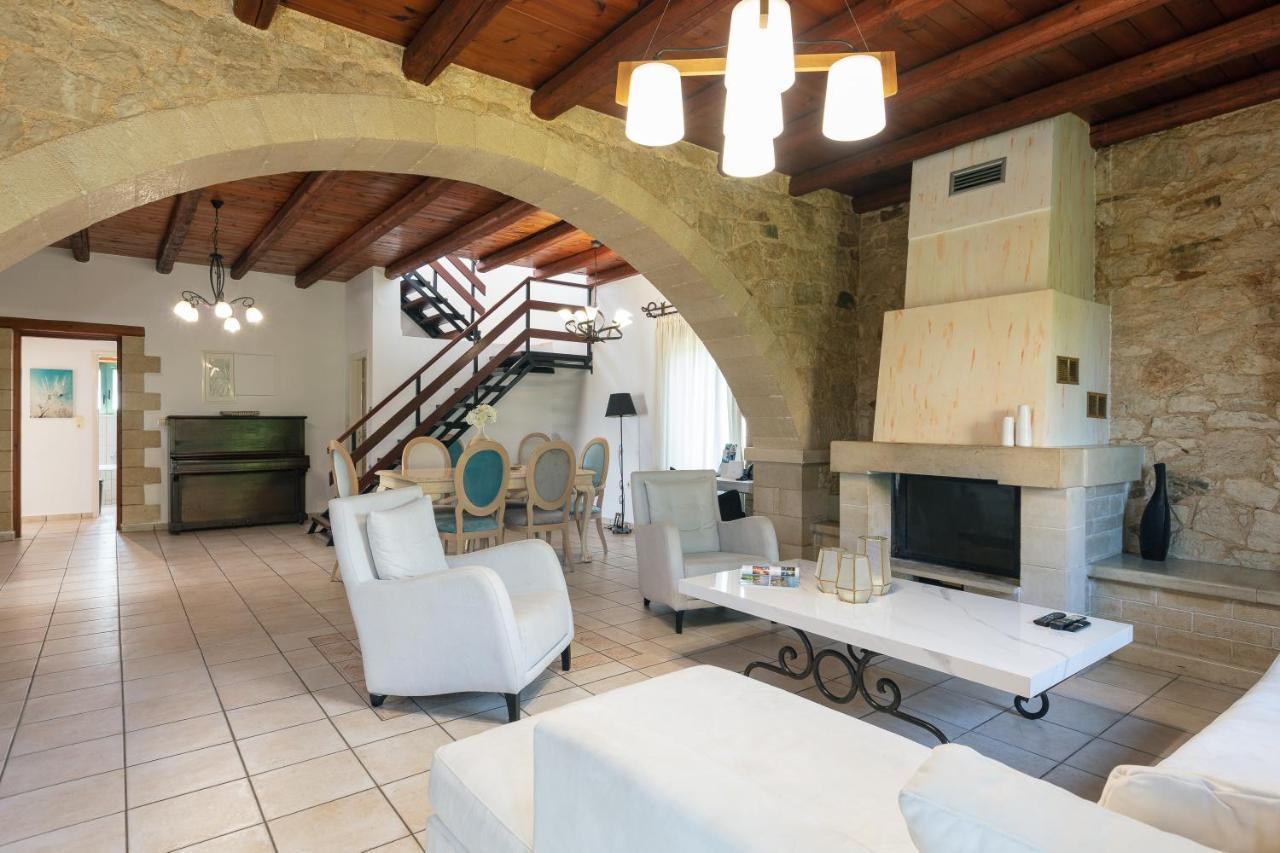 Villa Pinelopi Asprouliánoi Exterior foto
